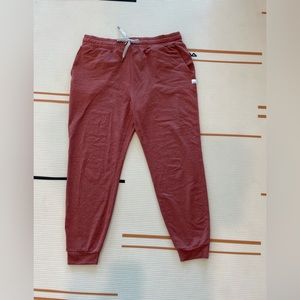 Brand new never worn Vuori joggers size med in terracotta heather